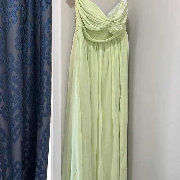 ‼️last call Katie May Adele Gown in Honeydew maxi - Picture 5 of 14